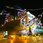 فندق Kotva ساني بيتش